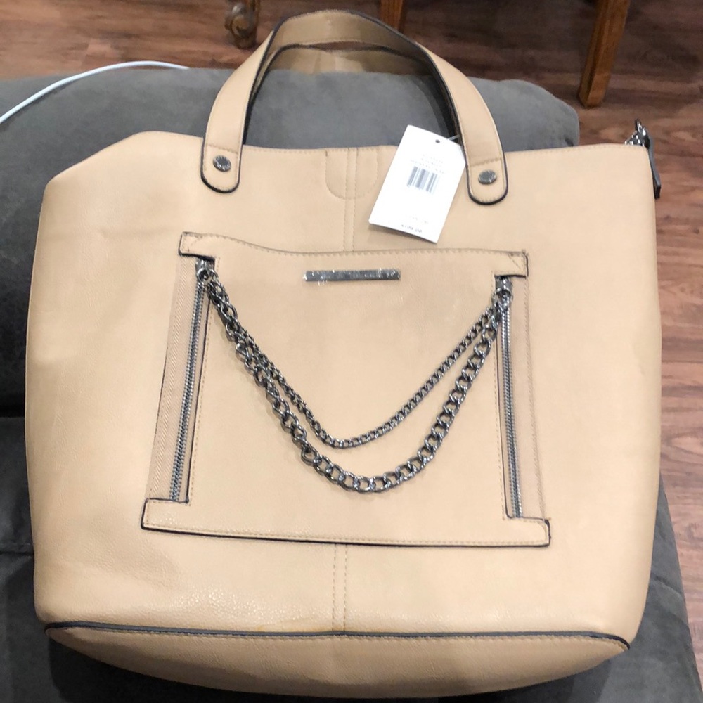 NWT Taupe Steve Madden Brayna bag in bag. Never used